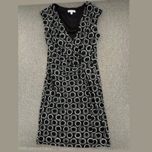 North Style‎ Dress Sleeveless Black & White V-Neck Size 6 Stretchy Circles Print